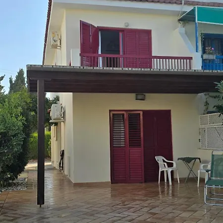 Barefoot House Feriehus Larnaca