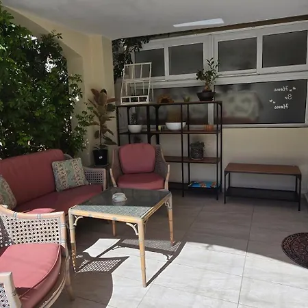 Barefoot House