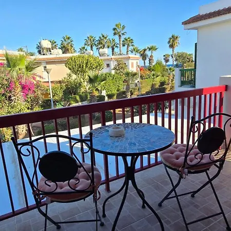 Barefoot House * Larnaca