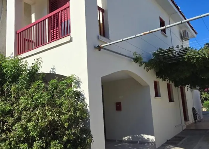 別荘 Barefoot House ラルナカ