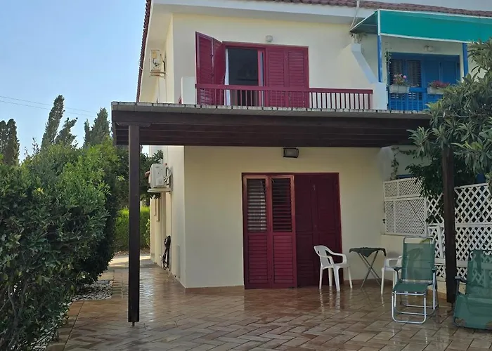 Barefoot House 別荘 ラルナカ