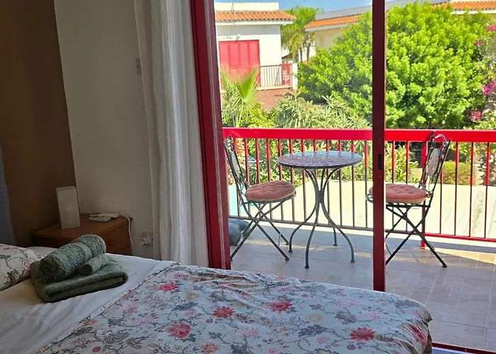 Barefoot House 別荘 ラルナカ