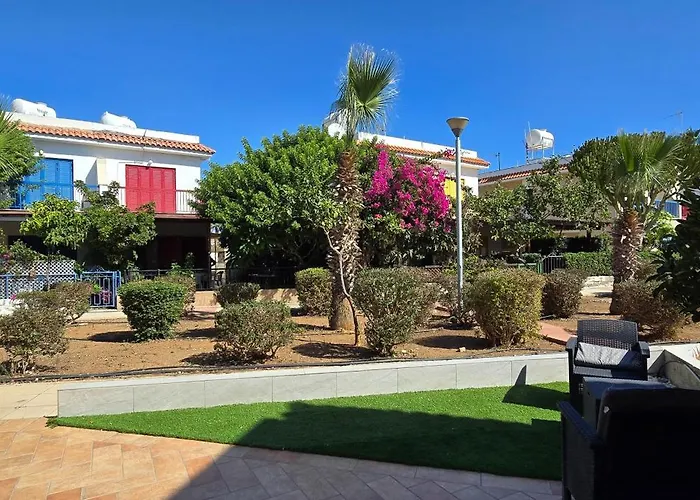 Barefoot House 別荘 ラルナカ