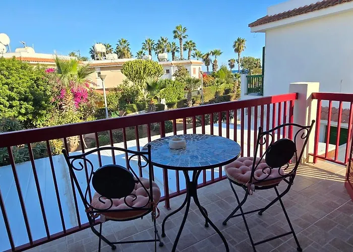 Barefoot House * ラルナカ