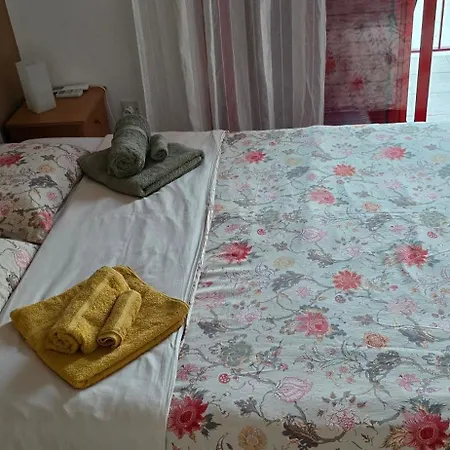 Barefoot House בית נופש *